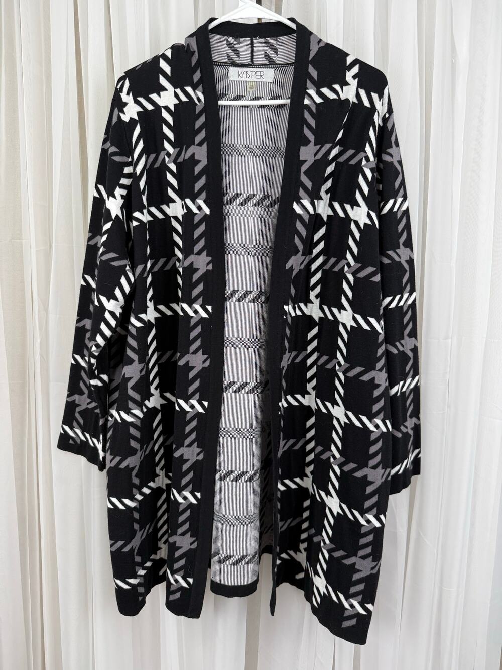 Kasper 1X Open Front Long Cardigan | Black Gray White Plaid Knit
